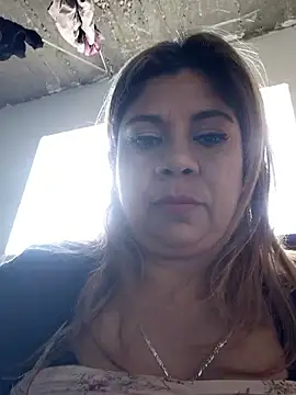 Laura-Hernandez online show from January 2026 01:37:02 PM