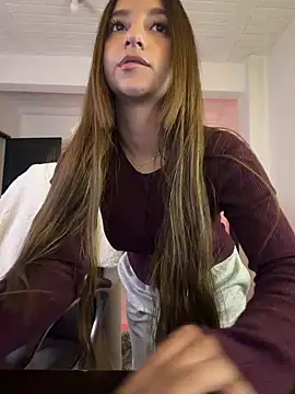 Snapshot of aly_golden_ chatting on December 2025 09:13:02 AM aly golden online show from December 2025 09:13:02 AM