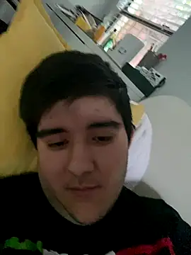 Snapshot of Yann_18 chatting on October 2025 11:38:01 PM Yann 18 online show from October 2025 11:38:01 PM