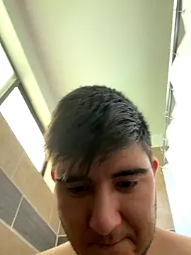 Snapshot of Yann_18 chatting on November 2025 05:04:02 PM Yann 18 online show from November 2025 05:04:02 PM