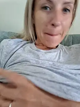 YourJuliena online show from February 2025 10:37:02 AM