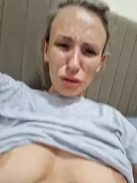 YourJuliena online show from February 2025 01:40:02 PM