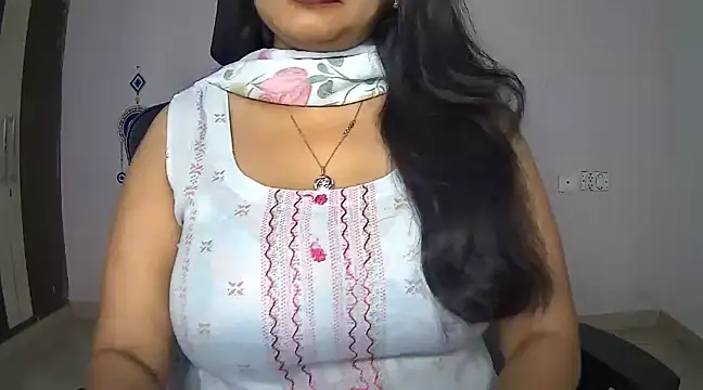 Swetaa  online show from February 2025 03:45:02 AM