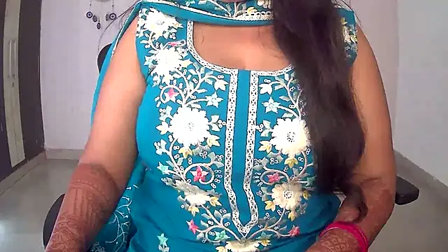 Swetaa  online show from October 2025 05:17:02 AM