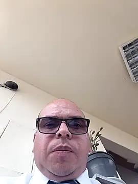 Snapshot of Camilo-31RI chatting on July 2026 04:35:02 PM Camilo-31RI online show from July 2026 04:35:02 PM