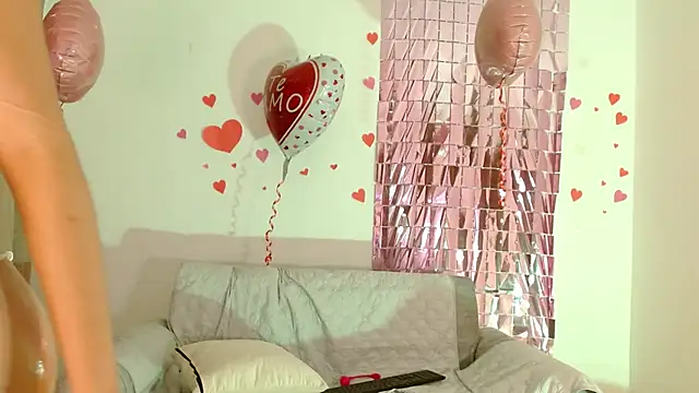 Maia W10 online show from March 2025 04:01:01 PM