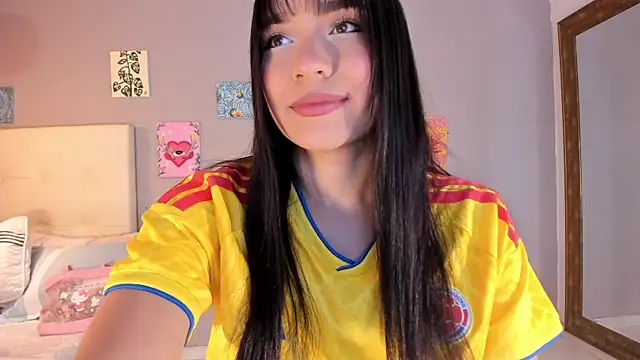 Snapshot of Maia_W10 chatting on June 2026 12:14:01 PM Maia W10 online show from June 2026 12:14:01 PM
