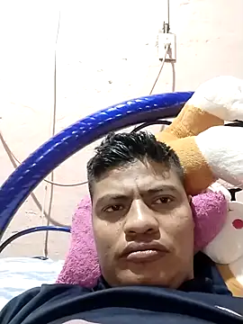 Snapshot of juan56900 chatting on May 2026 11:43:02 PM juan56900 online show from May 2026 11:43:02 PM