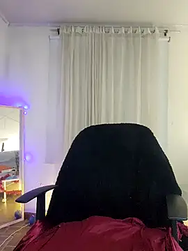 Snapshot of 911Calling chatting on December 2024 02:17:01 AM 911Calling online show from December 2024 02:17:01 AM