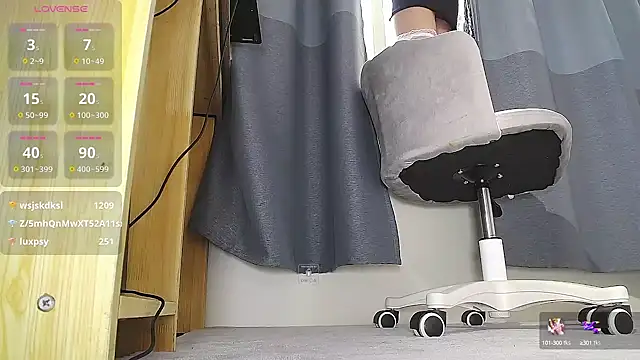 Snapshot of CN-Doudou chatting on March 2025 06:36:02 AM CN-Doudou online show from March 2025 06:36:02 AM