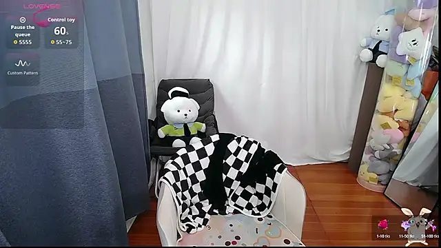 Snapshot of CN-Doudou chatting on September 2025 02:44:01 AM CN-Doudou online show from September 2025 02:44:01 AM