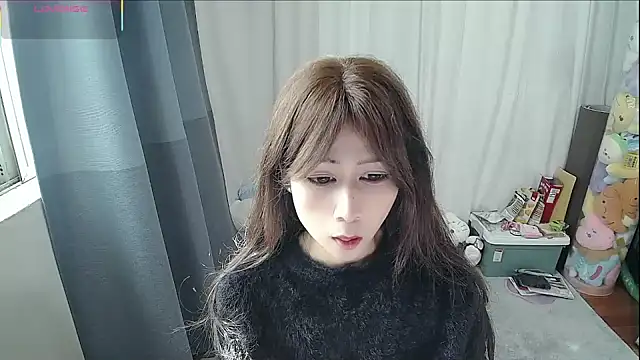 Snapshot of CN-Doudou chatting on December 2025 02:49:01 AM CN-Doudou online show from December 2025 02:49:01 AM