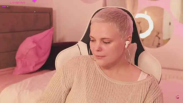 LikaBerry1 online show from February 2026 02:44:02 PM