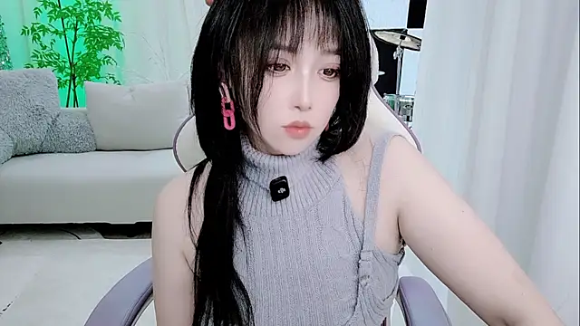 Vaness-a online show from November 2025 06:08:01 PM