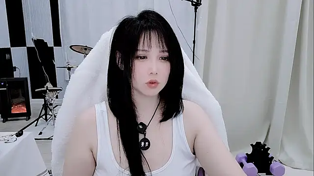 Vaness-a online show from April 2026 07:19:01 PM