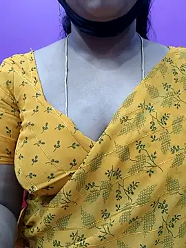 Snapshot of Vaishali90 chatting on December 2024 09:33:01 PM Vaishali90 online show from December 2024 09:33:01 PM