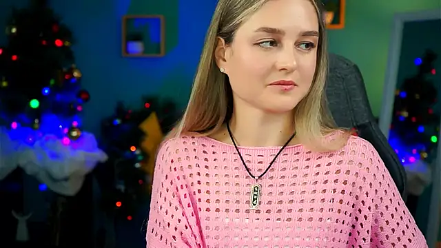 Snapshot of DeboraLarson chatting on December 2024 06:56:02 AM DeboraLarson online show from December 2024 06:56:02 AM