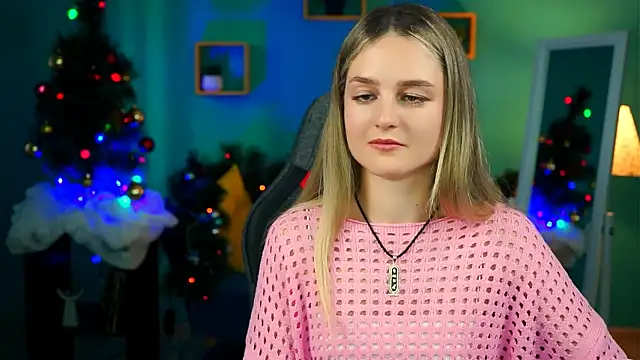 Snapshot of DeboraLarson chatting on December 2024 10:01:02 AM DeboraLarson online show from December 2024 10:01:02 AM