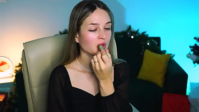 Snapshot of DeboraLarson chatting on January 2025 04:25:02 AM DeboraLarson online show from January 2025 04:25:02 AM