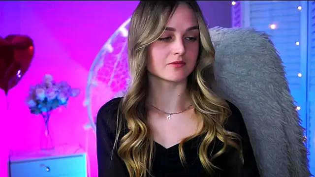 Snapshot of DeboraLarson chatting on March 2025 07:26:02 PM DeboraLarson online show from March 2025 07:26:02 PM