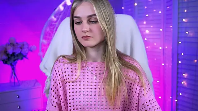 Snapshot of DeboraLarson chatting on March 2025 07:18:01 AM DeboraLarson online show from March 2025 07:18:01 AM