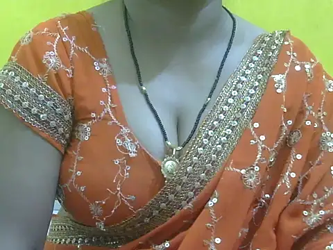HOT-SEEMAA online show from June 2026 07:40:02 PM