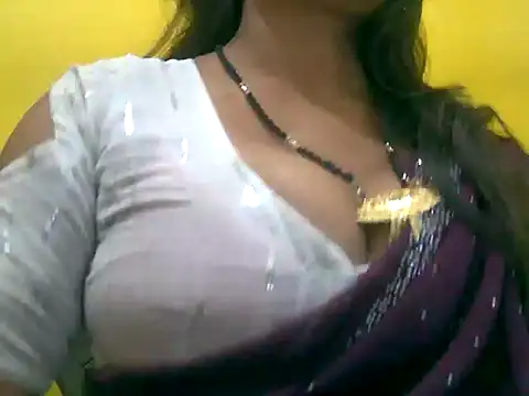 Snapshot of LOVE-SUSHILA chatting on February 2025 03:52:01 PM LOVE-SUSHILA online show from February 2025 03:52:01 PM