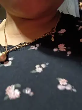 Kasandra02 online show from May 2026 04:43:01 AM