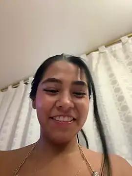 Snapshot of darsha_90 chatting on January 2025 03:28:02 AM darsha 90 online show from January 2025 03:28:02 AM