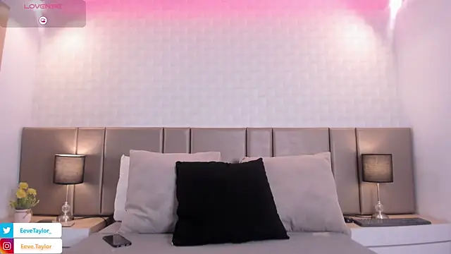 Eevee Taylor online show from July 2026 02:02:02 AM