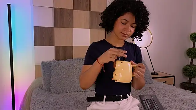 Snapshot of Adele_Carter_ chatting on November 2025 11:32:02 AM Adele Carter online show from November 2025 11:32:02 AM