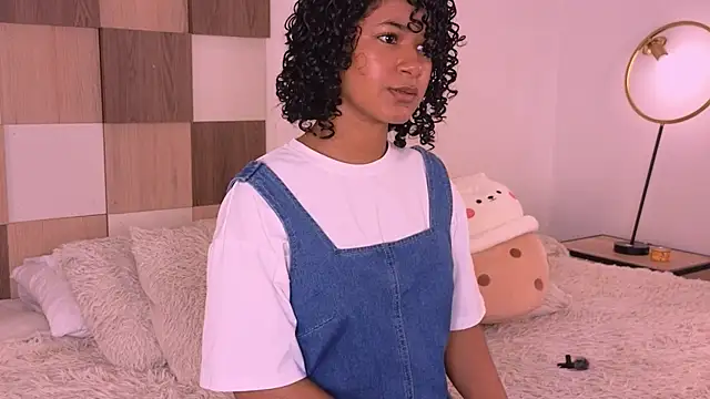 Snapshot of Adele_Carter_ chatting on November 2025 01:26:02 PM Adele Carter online show from November 2025 01:26:02 PM