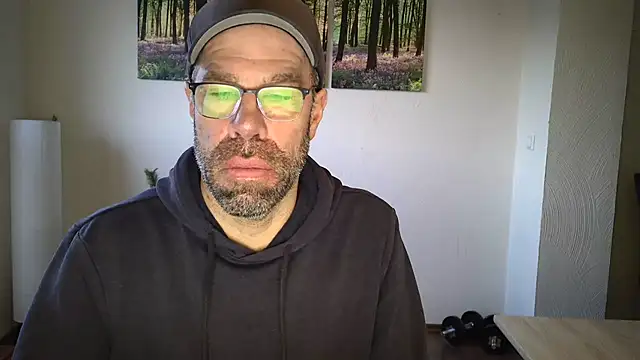 Snapshot of Harry_Boldt chatting on December 2025 07:23:01 AM Harry Boldt online show from December 2025 07:23:01 AM