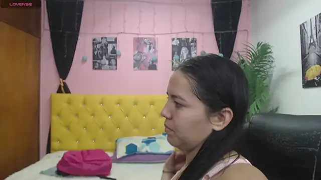 Snapshot of candiapole chatting on February 2025 04:09:02 PM candiapole online show from February 2025 04:09:02 PM