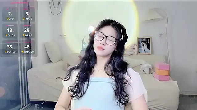 Snapshot of Luminous163 chatting on October 2025 09:31:01 AM Luminous163 online show from October 2025 09:31:01 AM