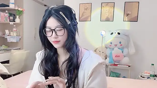 Snapshot of Luminous163 chatting on October 2025 12:52:02 PM Luminous163 online show from October 2025 12:52:02 PM