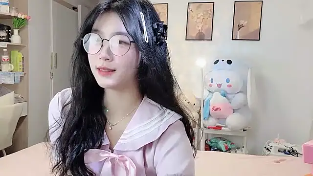 Snapshot of Luminous163 chatting on November 2025 10:50:02 AM Luminous163 online show from November 2025 10:50:02 AM