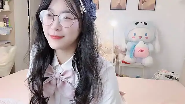 Snapshot of Luminous163 chatting on November 2025 01:12:02 PM Luminous163 online show from November 2025 01:12:02 PM