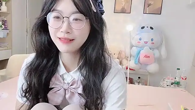 Snapshot of Luminous163 chatting on November 2025 01:09:02 PM Luminous163 online show from November 2025 01:09:02 PM