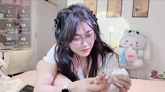 Snapshot of Luminous163 chatting on December 2025 12:43:01 PM Luminous163 online show from December 2025 12:43:01 PM