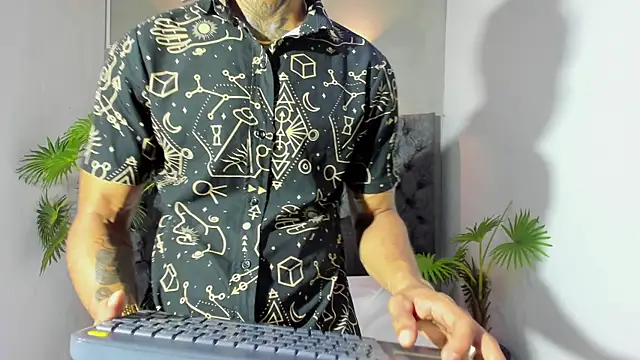 Snapshot of Salomon_koude chatting on June 2026 01:52:02 AM Salomon koude online show from June 2026 01:52:02 AM