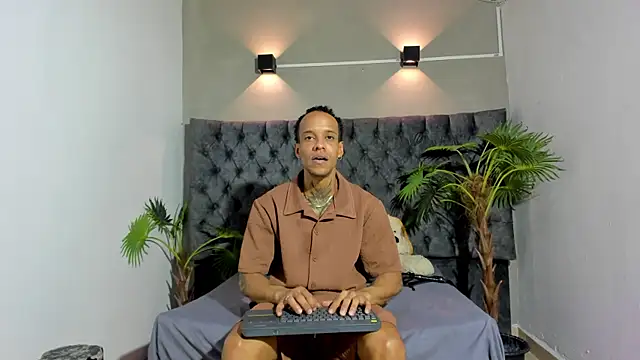 Snapshot of Salomon_koude chatting on July 2026 05:08:02 PM Salomon koude online show from July 2026 05:08:02 PM