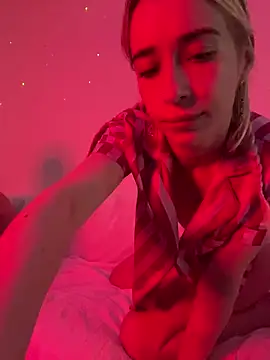 Snapshot of WhiteDiamond6969 chatting on December 2024 01:26:02 AM WhiteDiamond6969 online show from December 2024 01:26:02 AM