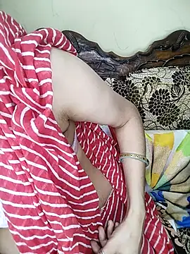 Snapshot of Fair-magic-woman chatting on October 2025 05:44:01 PM Fair-magic-woman online show from October 2025 05:44:01 PM