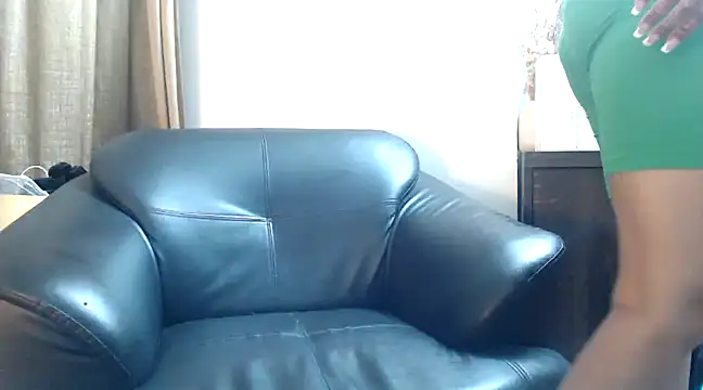 Snapshot of trippy_tina chatting on February 2025 10:34:01 PM trippy tina online show from February 2025 10:34:01 PM