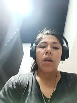 Karenn12 online show from October 2025 03:16:01 AM