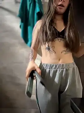 Sophie LS online show from November 2025 03:23:02 PM