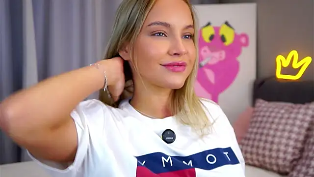 Snapshot of AftonConnett chatting on November 2025 02:11:01 AM AftonConnett online show from November 2025 02:11:01 AM