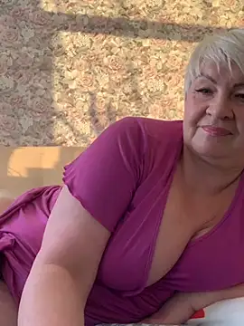 Laura Millf online show from February 2025 02:44:01 PM