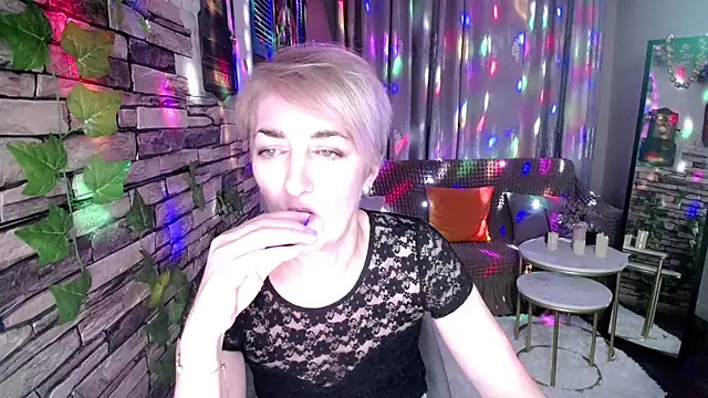 Hot Girl87 online show from December 2024 03:55:01 PM